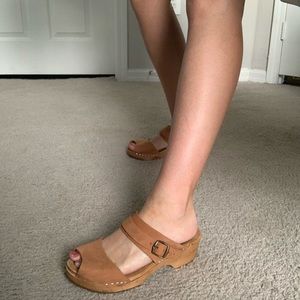 Moheda Nubuck Cognac Swedish Clogs